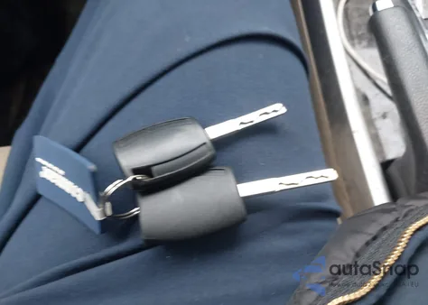 2014 Ford Fiesta S z USA, uszkodzony, nr VIN 3FADP4TJ3EM243353